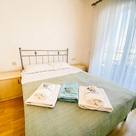 Stunning 2 Bedroom With Sea And Mountain View شقة *