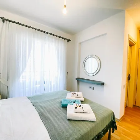 Stunning 2 Bedroom With Sea And Mountain View *