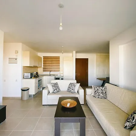شقة Stunning 2 Bedroom With Sea And Mountain View Vokolidha
